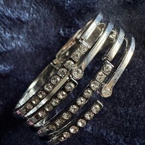 Super fun bracelet. Stylish ♥️